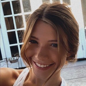 Meet your Posher, Kendra